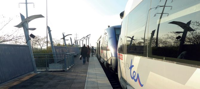 Desserte ferroviaire : <br>entre logique métropolitaine et régionale Desserte ferroviaire : <br>entre logique métropolitaine et régionale